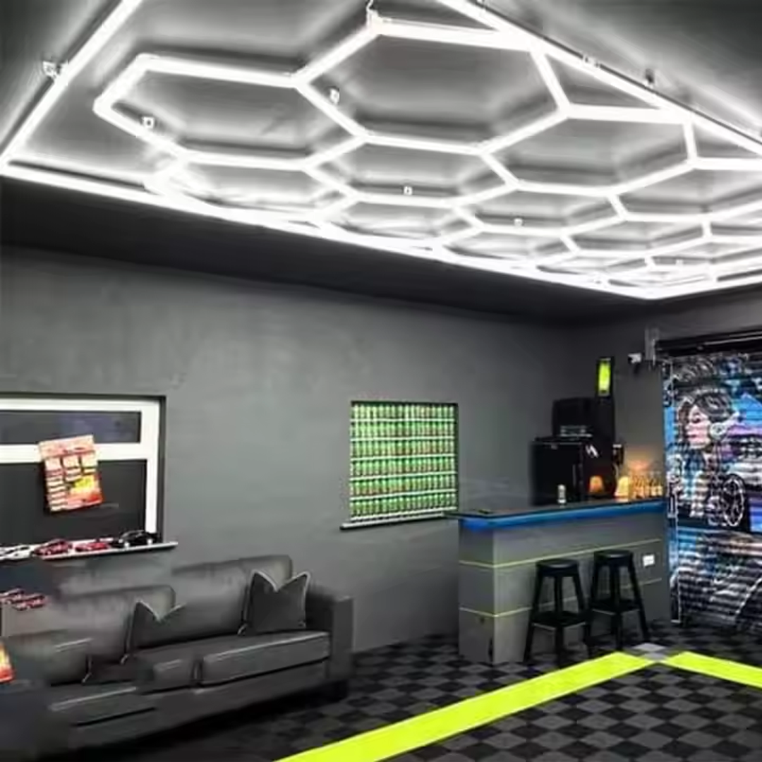 Шестоъгълно LED осветление за гаражи и работилници (244x485 см)