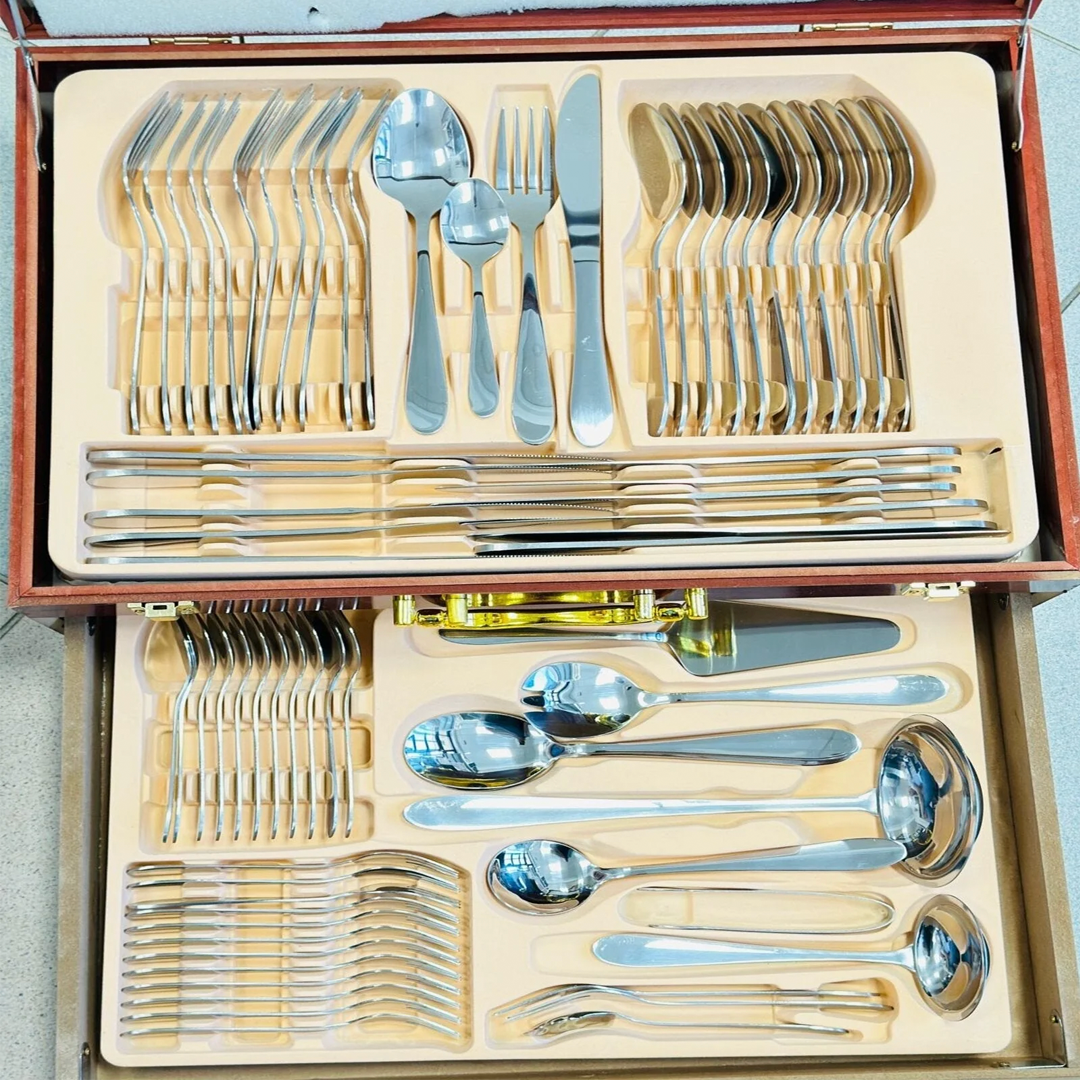 72 ЧАСТИ ПРИБОРИ ЗА 12 ЧОВЕКА В ДЪРВЕНА КАЛЪФКА