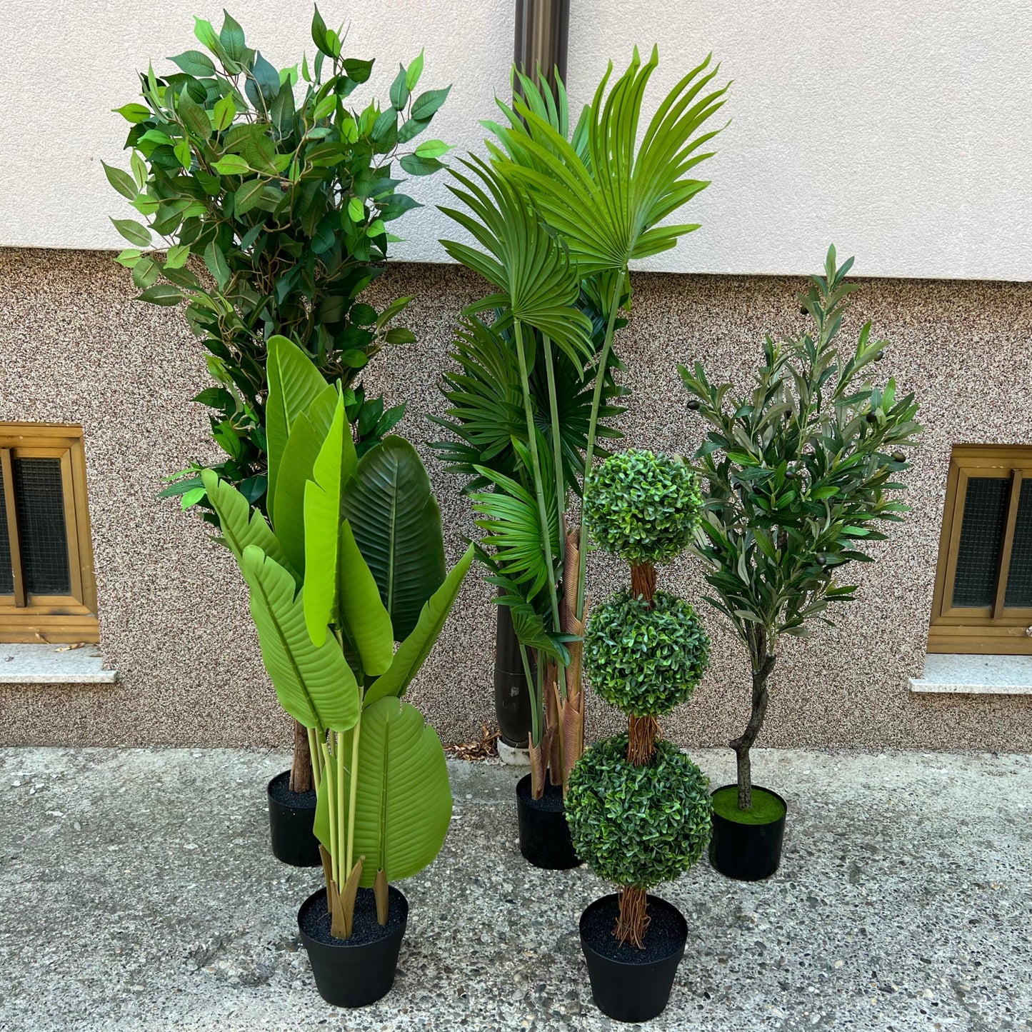 Изкуствени растения за всяко пространство – изберете вашия тип