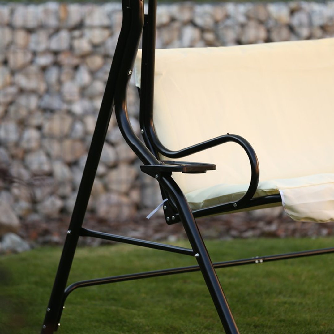 Удобен градински люлка