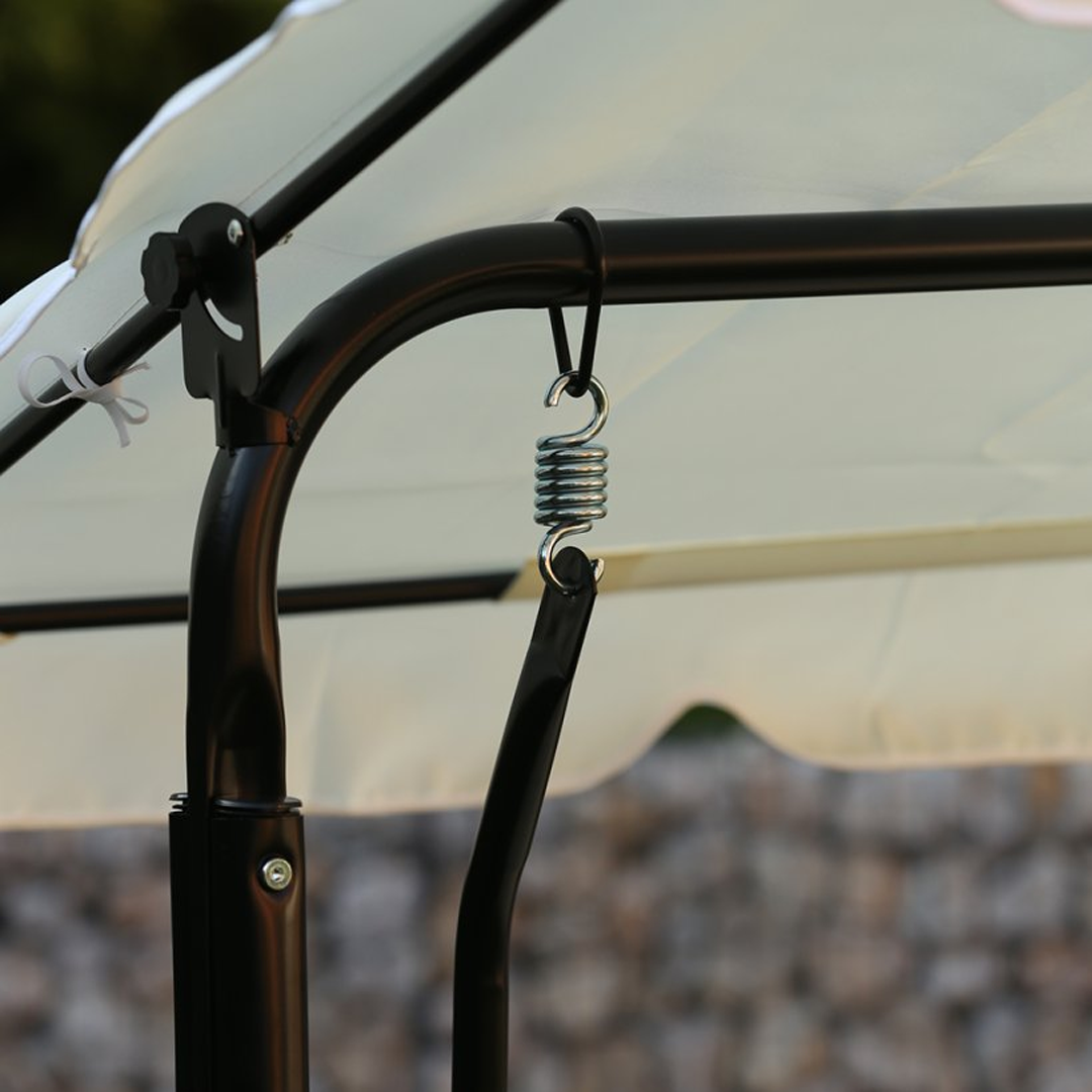 Удобен градински люлка