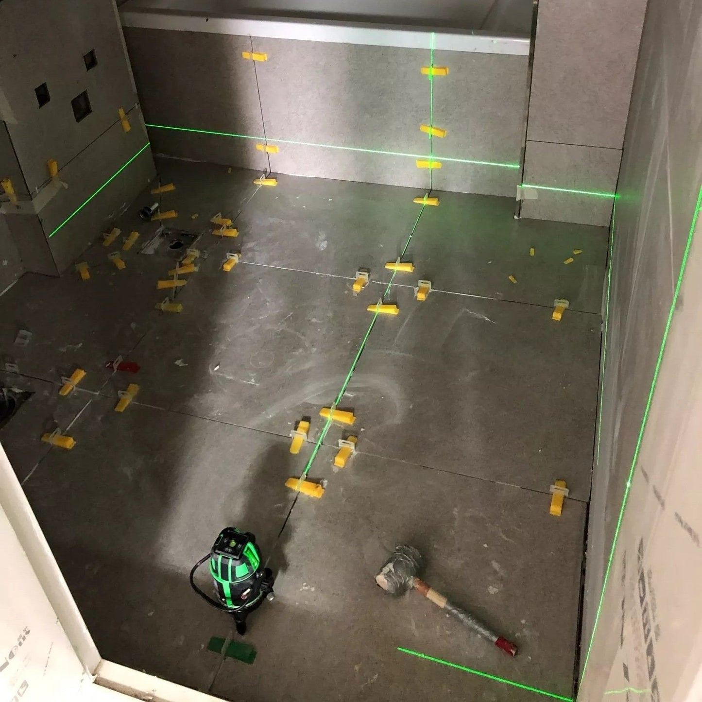 РОТАЦИОНЕН ЛАЗЕРЕН НИВЕЛИР