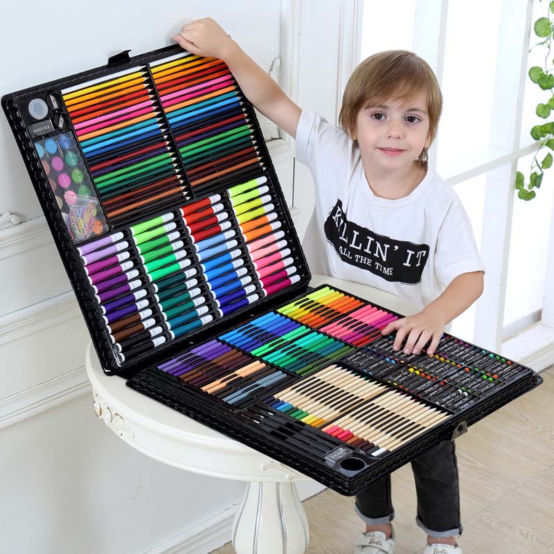 Детски комплект за рисуване от 168 бр